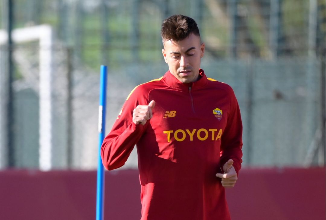 Roma, allenamento in vista del Genova. Mourinho parla con Solbakken – FOTO GALLERY - immagine 24