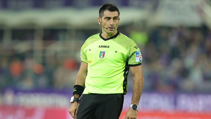 FLORENCE, ITALY - OCTOBER 10: Fabio Maresca referee looks on during the Serie A match between ACF Fiorentina and SS Lazio at Stadio Artemio Franchi on October 10, 2022 in Florence, Italy. (Photo by Gabriele Maltinti/Getty Images) La moViola: serata tranquilla per Maresca. Zaccagni è in gioco sul 2-0 - immagine 1