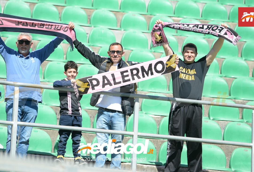 FOTOTIFO Palermo-Benevento 1-1, gli scatti ai tifosi al “Renzo Barbera” (Gallery) - immagine 26