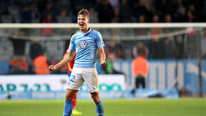 MALMO, SWEDEN - SEPTEMBER 25: during the Allsvenskan match between Malmo FF and Helsingborgs IF at Swedbank Stadion on September 25, 2016 in Malmo, Sweden. (Photo by Lars Dareberg/Ombrello via Getty Images) MALMO, SWEDEN - SEPTEMBER 25: during the Allsvenskan match between Malmo FF and Helsingborgs IF at Swedbank Stadion on September 25, 2016 in Malmo, Sweden. (Photo by Lars Dareberg/Ombrello via Getty Images)