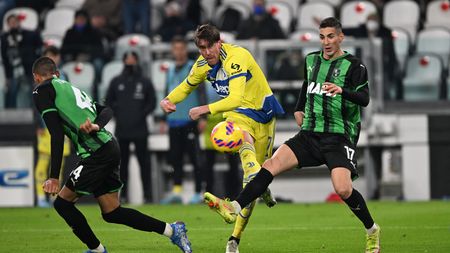 TURIN, ITALY - FEBRUARY 10: Dusan Vlahovic of Juventus scores 2-1 goal during the Coppa Italia match between Juventus and US Sassuolo at Allianz Stadium on February 10, 2022 in Turin, Italy. (Photo by Juventus FC/Juventus FC via Getty Images) TURIN, ITALY - FEBRUARY 10: Dusan Vlahovic of Juventus scores 2-1 goal during the Coppa Italia match between Juventus and US Sassuolo at Allianz Stadium on February 10, 2022 in Turin, Italy. (Photo by Juventus FC/Juventus FC via Getty Images)