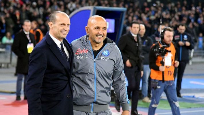 Juventus' Italian coach Massimiliano Allegri (L) and Napoli's Italian coach Luciano Spalletti (R) pose for a photograph before the Italian Serie A football match between Napoli and Juventus at the Diego-Maradona stadium in Naples on January 13, 2023. (Photo by Alberto PIZZOLI / AFP) (Photo by ALBERTO PIZZOLI/AFP via Getty Images) Spalletti: “Un messaggio per lo Scudetto? No, a noi stessi! E festeggerò così” - immagine 1