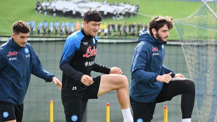 Agente Kvaratskhelia: “In Italia giocherà solo col Napoli. Magari poi chiama l’Inter…” - immagine 1