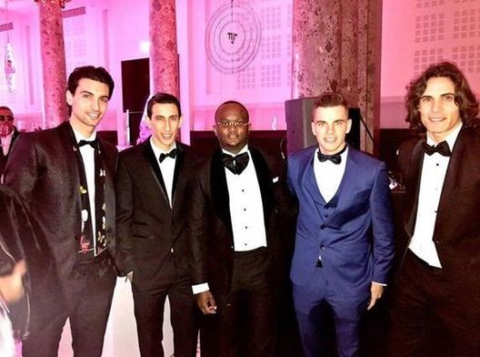 Alcuni degli invitati alla festa di Neymar, tra cui gli ex Palermo Edinson Cavani e Javier Pastore Alcuni degli invitati alla festa di Neymar, tra cui gli ex Palermo Edinson Cavani e Javier Pastore