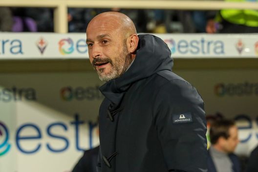 GERMOGLI PH: 30 NOVEMBRE 2021 FIRENZE STADIO ARTEMIO FRANCHI SERIE A FIORENTINA VS SAMPDORIA NELLA FOTO MISTER VINCENZO ITALIANO GERMOGLI PH: 30 NOVEMBRE 2021 FIRENZE STADIO ARTEMIO FRANCHI SERIE A FIORENTINA VS SAMPDORIA NELLA FOTO MISTER VINCENZO ITALIANO