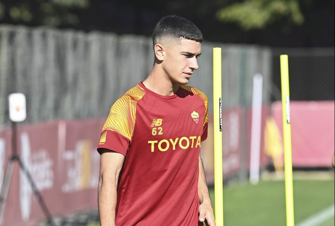 Trigoria, Karsdorp e Zaniolo ancora in gruppo. Kumbulla a parte – FOTO GALLERY - immagine 13