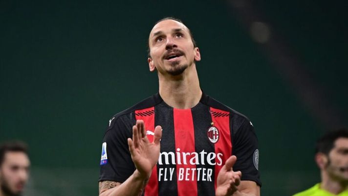 AC Milan's Swedish forward Zlatan Ibrahimovic gestures during the Italian Serie A football match between AC Milan and Torino at the San Siro stadium in Milan on January 9, 2021. (Photo by MIGUEL MEDINA / AFP) (Photo by MIGUEL MEDINA/AFP via Getty Images) Ibra: “Contratto, decido a giugno! Il Milan ha appena preso un talento top, sarà in prima squadra” - immagine 1