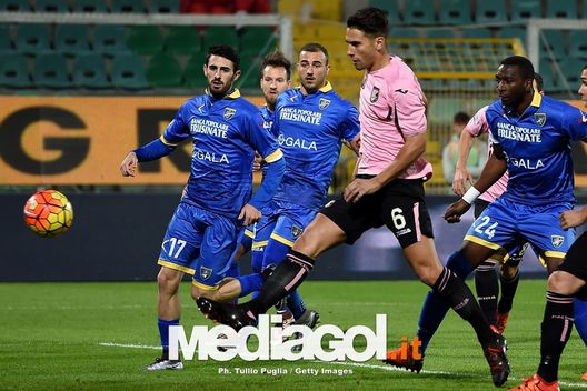 Goldaniga in gol durante Palermo-Frosinone 4-1 