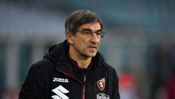 TURIN, ITALY - JANUARY 10: Torino FC head coach Ivan Juric looks on during the Serie A match between Torino FC v ACF Fiorentina at Stadio Olimpico di Torino on January 10, 2022 in Turin, Italy. (Photo by Valerio Pennicino/Getty Images) Juric: “Ho scelto il portiere per domani! In tanti con la febbre: chi recupera e chi sarà out” - immagine 1