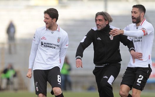 La gioia di Modesto nella foto di Ivan Benedetto per Magicapro.it La gioia di Modesto nella foto di Ivan Benedetto per Magicapro.it
