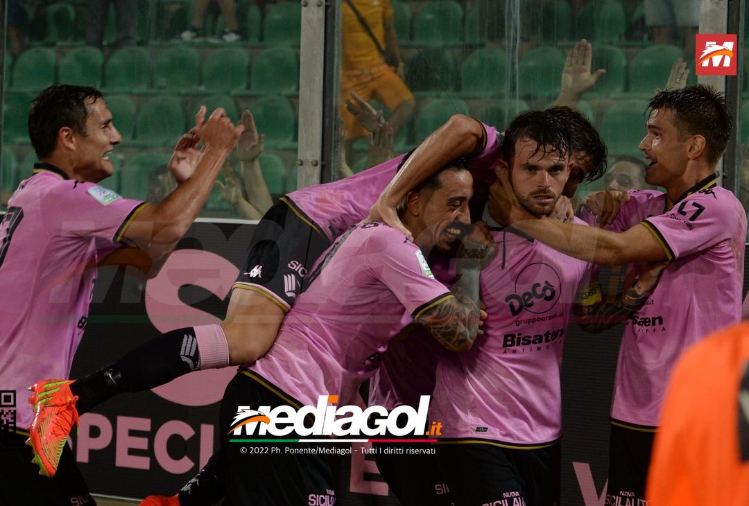 FOTO Palermo-Genoa 1-0: la gallery del big match della 5ª giornata di Serie B 2022-23 - immagine 38