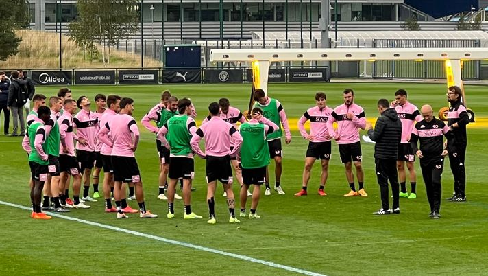 Palermo, l’arrivederci a Manchester: “Diviso un pezzo della nostra vita” Palermo