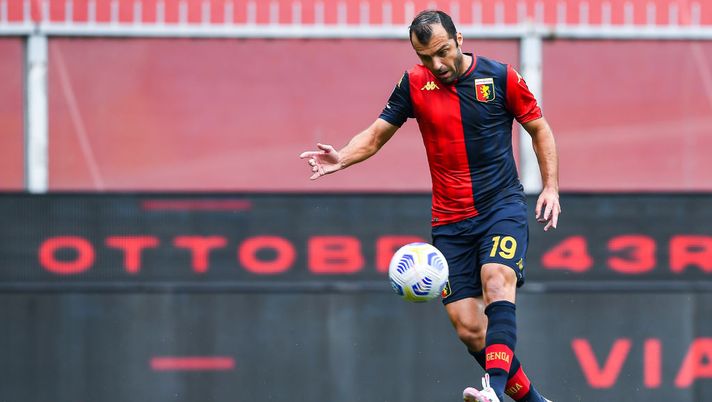 GENOA, ITALY - SEPTEMBER 20: Goran Pandev of Genoa scores a goal during the Serie A match between Genoa CFC and Fc Crotone at Stadio Luigi Ferraris on September 20, 2020 in Genoa, Italy. (Photo by Paolo Rattini/Getty Images) GENOA, ITALY - SEPTEMBER 20: Goran Pandev of Genoa scores a goal during the Serie A match between Genoa CFC and Fc Crotone at Stadio Luigi Ferraris on September 20, 2020 in Genoa, Italy. (Photo by Paolo Rattini/Getty Images)