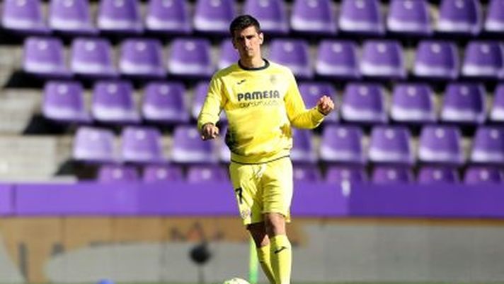 VALLADOLID, SPAIN - MAY 13: Gerard Moreno of Villarreal CF warms up prior to the La Liga Santander match between Real Valladolid CF and Villarreal CF at Estadio Municipal Jose Zorrilla on May 13, 2021 in Valladolid, Spain. Sporting stadiums around Spain remain under strict restrictions due to the Coronavirus Pandemic as Government social distancing laws prohibit fans inside venues resulting in games being played behind closed doors. (Photo by Angel Martinez/Getty Images) VALLADOLID, SPAIN - MAY 13: Gerard Moreno of Villarreal CF warms up prior to the La Liga Santander match between Real Valladolid CF and Villarreal CF at Estadio Municipal Jose Zorrilla on May 13, 2021 in Valladolid, Spain. Sporting stadiums around Spain remain under strict restrictions due to the Coronavirus Pandemic as Government social distancing laws prohibit fans inside venues resulting in games being played behind closed doors. (Photo by Angel Martinez/Getty Images)