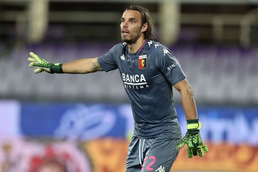  FLORENCE, ITALY - DECEMBER 07: Federico Marchetti of Genoa CFC gestures during the Serie A match between ACF Fiorentina and Genoa CFC at Stadio Artemio Franchi on December 7, 2020 in Florence, Italy. (Photo by Gabriele Maltinti/Getty Images) 