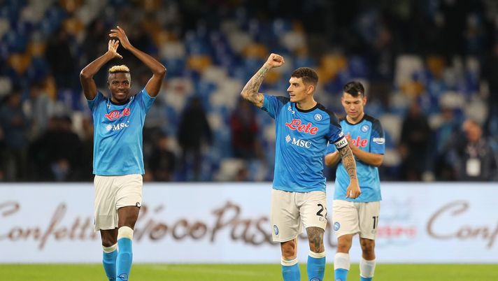 NAPLES, ITALY - NOVEMBER 08: Victor Osimhen and Giovanni Di Lorenzo of SSC Napoli celebrate following the Serie A match between SSC Napoli and Empoli FC at Stadio Diego Armando Maradona on November 08, 2022 in Naples, Italy. (Photo by Francesco Pecoraro/Getty Images) napoli empoli