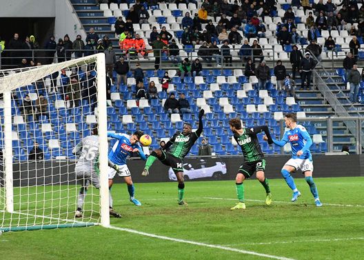 REGGIO NELL'EMILIA, ITALY - DECEMBER 22: Eljif Elmas of Napoli scores the 1-2 goal during the Serie A match between US Sassuolo and SSC Napoli at Mapei Stadium - Città del Tricolore on December 22, 2019 in Reggio nell'Emilia, Italy  (Photo by SSC NAPOLI/SSC NAPOLI via Getty Images) 