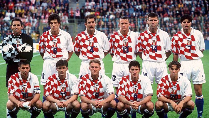 FRANCE - JUNE 14:  FUSSBALL: WM FRANCE 98 Lens, 14.06.98, Nationalmannschaft/Team KROATIEN/CRO, hintere Reihe v.lks.: Torwart Drazen LADIC/Slaven BILIC/Igor STIMAC/Mario STANIC/Zvonimir SOLDO/Aljosa ASANOVIC, vordere Reihe v.lks.: Zvonimir BOBAN/Robert JARNI/Robert PROSINECKI/Davor SUKER/Dario SIMIC  (Photo by Alexander Hassenstein/Bongarts/Getty Images) 