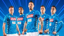 Napoli, la presentazione  delle maglie ufficiali Live                     Griffate Kappa