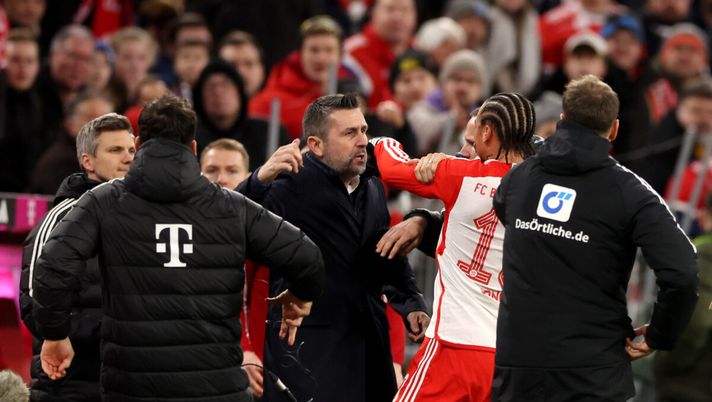 Mani in faccia a Sané: tre turni di stop per l’allenatore dell’Union Berlino - immagine 1