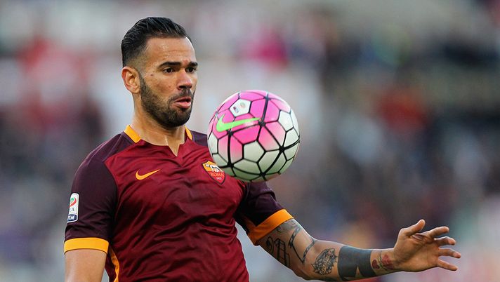 Castan, nostalgia della Roma: pubblica sui social 10 foto con la maglia giallorossa - immagine 1