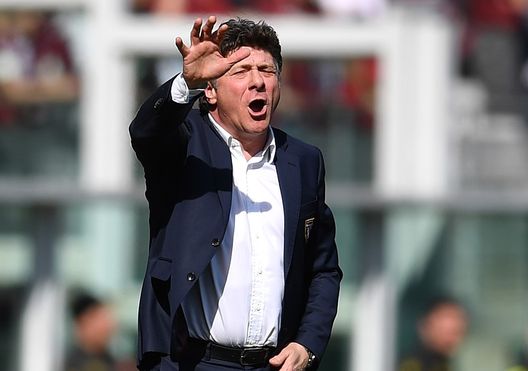  TURIN, ITALY - MARCH 03: Torino FC head coach Walter Mazzari reacts during the Serie A match between Torino FC and Chievo at Stadio Olimpico di Torino on March 3, 2019 in Turin, Italy. (Photo by Valerio Pennicino/Getty Images) 