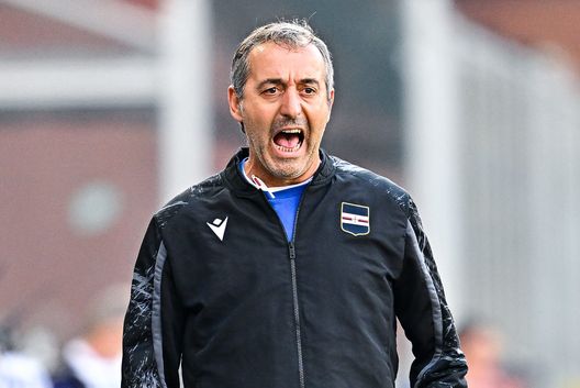 GENOA, ITALY - MAY 16: Marco Giampaolo head coach of Sampdoria reacts during the Serie A match between UC Sampdoria and ACF Fiorentina at Stadio Luigi Ferraris on May 16, 2022 in Genoa, Italy. (Photo by Getty Images) Ferrarini, l’attesa aumenta: intanto un club di A si unisce alla corsa- immagine 2