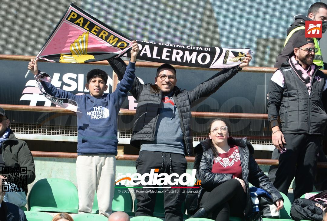 FOTOTIFO Palermo-Frosinone 1-1, i tifosi allo Stadio “Renzo Barbera” (Gallery) - immagine 40