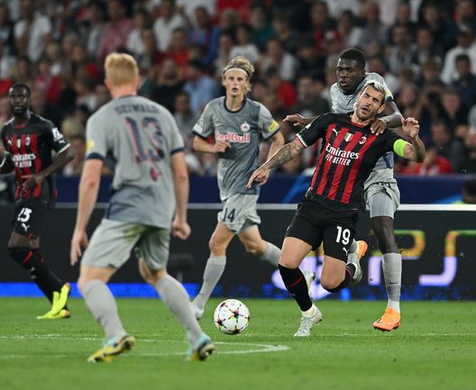Theo Hernández (difensore AC Milan), qui durante Salisburgo-Milan 1-1 (Champions League 2022-2023) | News (Getty Images) Theo Hernández AC Milan Salisburgo-Milan 1-1 Champions League 2022-2023