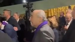 VIDEO / Rocco Commisso scoppia in lacrime alla camera ardente per Joe Barone