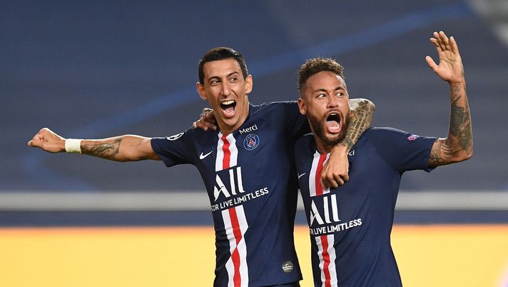 LISBON, PORTUGAL - AUGUST 18: Angel Di Maria of Paris Saint-Germain celebrates with Neymar after scoring his team's second goal during the UEFA Champions League Semi Final match between RB Leipzig and Paris Saint-Germain F.C at Estadio do Sport Lisboa e Benfica on August 18, 2020 in Lisbon, Portugal. (Photo by David Ramos/Getty Images) Da Manchester a Istanbul: Di Maria e Juan Mata di nuovo compagni al Galatasaray? - immagine 1