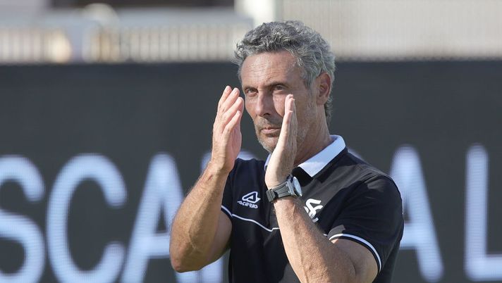 LA SPEZIA, ITALY - SEPTEMBER 04: Luca Gotti manager of Spezia Calcio greets the fans after during the Serie A match between Spezia Calcio and Bologna FC at Stadio Alberto Picco on September 4, 2022 in La Spezia, Italy. (Photo by Gabriele Maltinti/Getty Images) Gotti: “Faccio i complimenti a Nzola e Gyasi per un motivo. Lo stop di Verde…” - immagine 1
