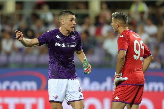 FLORENCE, ITALY - AUGUST 28: Nikola Milenkovic of ACF Fiorentina and Pierluigi Gollini goalkeeper of ACF Fiorentina during the Serie A match between ACF Fiorentina and SSC Napoli at Stadio Artemio Franchi on August 28, 2022 in Florence, Italy. (Photo by Gabriele Maltinti/Getty Images) Gollini potrebbe partire: Salernitana in contatto con Fiorentina e Atalanta- immagine 2