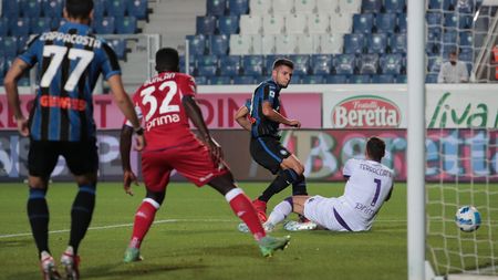 BERGAMO, ITALY - SEPTEMBER 11: Berat Djmsiti of Atalanta BC scores his goal that will be disallowed from VAR during the Serie A match between Atalanta BC and ACF Fiorentina at Gewiss Stadium on September 11, 2021 in Bergamo, Italy. (Photo by Emilio Andreoli/Getty Images) BERGAMO, ITALY - SEPTEMBER 11: Berat Djmsiti of Atalanta BC scores his goal that will be disallowed from VAR during the Serie A match between Atalanta BC and ACF Fiorentina at Gewiss Stadium on September 11, 2021 in Bergamo, Italy. (Photo by Emilio Andreoli/Getty Images)