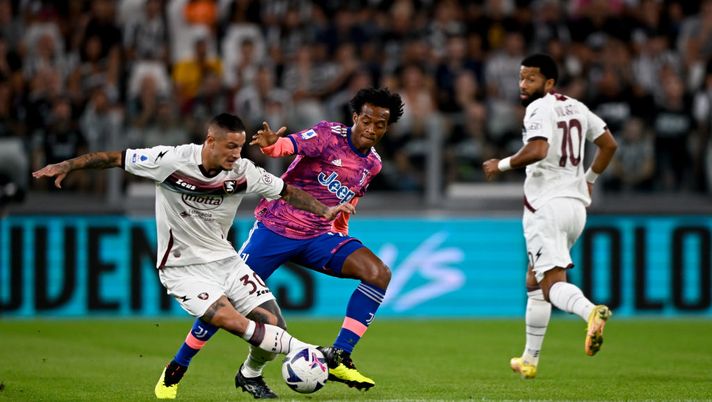 TURIN, ITALY - SEPTEMBER 11: Juan Cuadrado of Juventus and Pasquale Mazzocchi of Salernitana during the Serie A match between Juventus and Salernitana at Allianz Stadium on September 11, 2022 in Turin, . (Photo by Daniele Badolato - Juventus FC/Juventus FC via Getty Images) Mazzocchi Inter