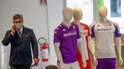 La maglia per la gara di domani: sul colletto la frase “Ricordati che rappresenti Firenze”