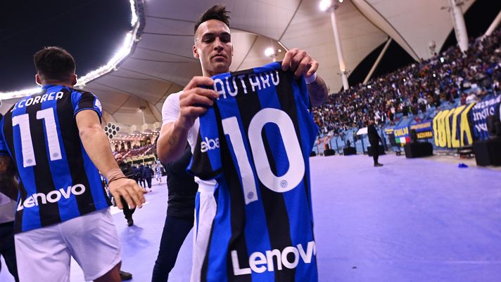 Lautaro Martinez esulta sui social: “Altra coppa a casa. Milano siamo noi” - immagine 1