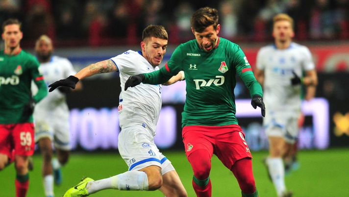 MOSCOW, RUSSIA - DECEMBER 01: Fyodor Smolov of FC Lokomotiv Moscow and Roman Noyshtedter of FC Dynamo Moscow vie for the ball during the Russian Football League match between FC Lokomotiv Moscow and FC Dynamo Moscow at RZD Arena on December 1, 2019 in Moscow, Russia. (Photo by Epsilon/Getty Images) MOSCOW, RUSSIA - DECEMBER 01: Fyodor Smolov of FC Lokomotiv Moscow and Roman Noyshtedter of FC Dynamo Moscow vie for the ball during the Russian Football League match between FC Lokomotiv Moscow and FC Dynamo Moscow at RZD Arena on December 1, 2019 in Moscow, Russia. (Photo by Epsilon/Getty Images)