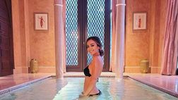 Giorgia Palmas, eleganza e sensualità: lo scatto in piscina incanta i fan