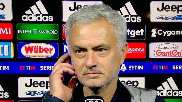 Mourinho: “Il rigore? Non voglio commentarlo. Oggi posso solo dire grande Roma” Mourinho: “Il rigore? Non voglio commentarlo. Oggi posso solo dire grande Roma” - immagine 1