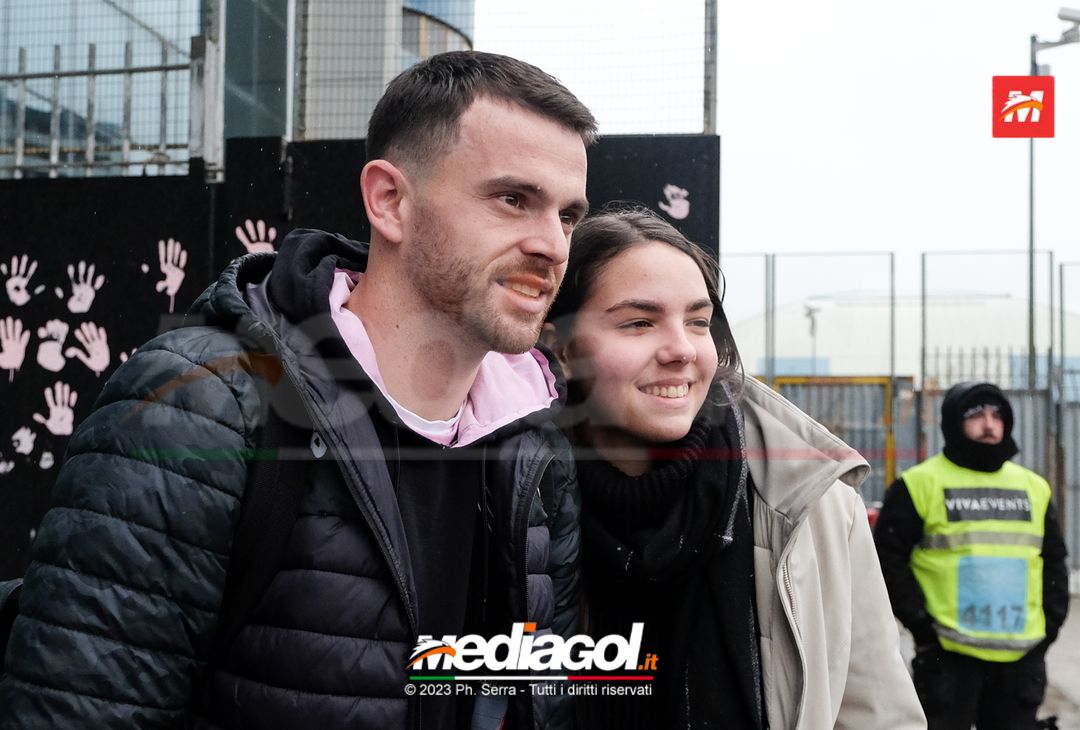 FOTO Genoa-Palermo, i rosanero in partenza dallo stadio “Renzo Barbera” (Gallery) - immagine 37