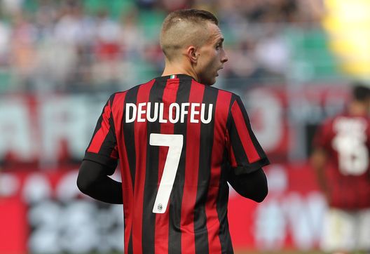 Deulofeu con la maglia del Milan Deulofeu con la maglia del Milan