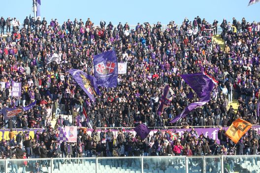GERMOGLI PH: 19 DICEMBRE 2021 FIRENZE STADIO ARTEMIO FRANCHI SERIE A FIORENTINA VS SASSUOLO NELLA FOTO TIFOSI CURVA FIESOLE GERMOGLI PH: 19 DICEMBRE 2021 FIRENZE STADIO ARTEMIO FRANCHI SERIE A FIORENTINA VS SASSUOLO NELLA FOTO TIFOSI CURVA FIESOLE