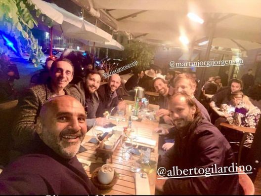 FOTO – Che reunion di ex viola prima di Fiorentina-Milan! Li riconoscete? FOTO – Che reunion di ex viola prima di Fiorentina-Milan! Li riconoscete? - immagine 1