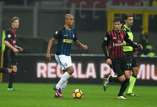 João Mario, centrocampista portoghese dell'Inter, durante il Derby stracittadino contro il Milan João Mario, centrocampista portoghese dell'Inter, durante il Derby stracittadino contro il Milan