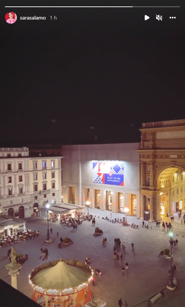 Isco è a Firenze: vacanza in famiglia con vista su Piazza della Repubblica- immagine 2