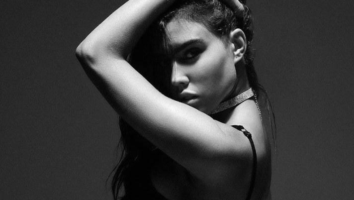 Michelle Sander, ombre super sexy. Shooting hot: il lato b della modella è spettacolare Michelle Sander, ombre super sexy. Shooting hot: il lato b della modella è spettacolare - immagine 1