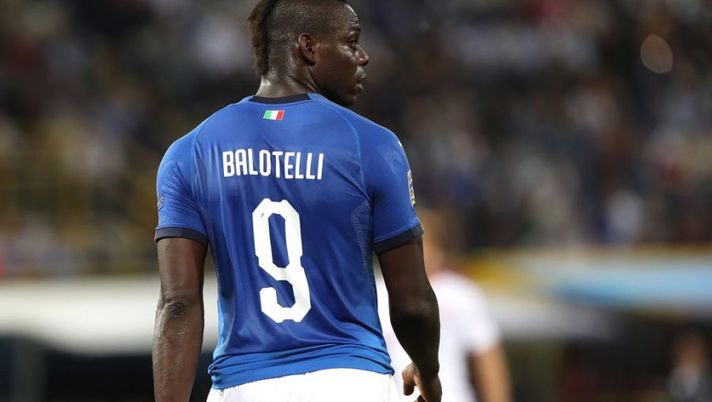 BOLOGNA, ITALY - SEPTEMBER 07: Mario Balotelli of Italy looks on during the UEFA Nations League A group three match between Italy and Poland at Stadio Renato Dall'Ara on September 7, 2018 in Bologna, Italy. (Photo by Marco Luzzani/Getty Images) Balotelli e non solo! Ecco i convocati dell’Italia per lo stage: queste le 7 novità, c’è Joao Pedro - immagine 1