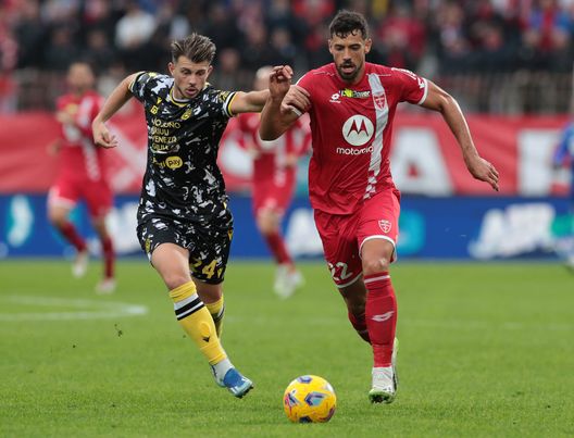 Scontri fuori dallo stadio del Monza: Daspo a 14 tifosi del Genoa- immagine 2