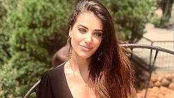 Eleonora Boi, scollatura bollente: lo scatto milanese manda in tilt i fan
